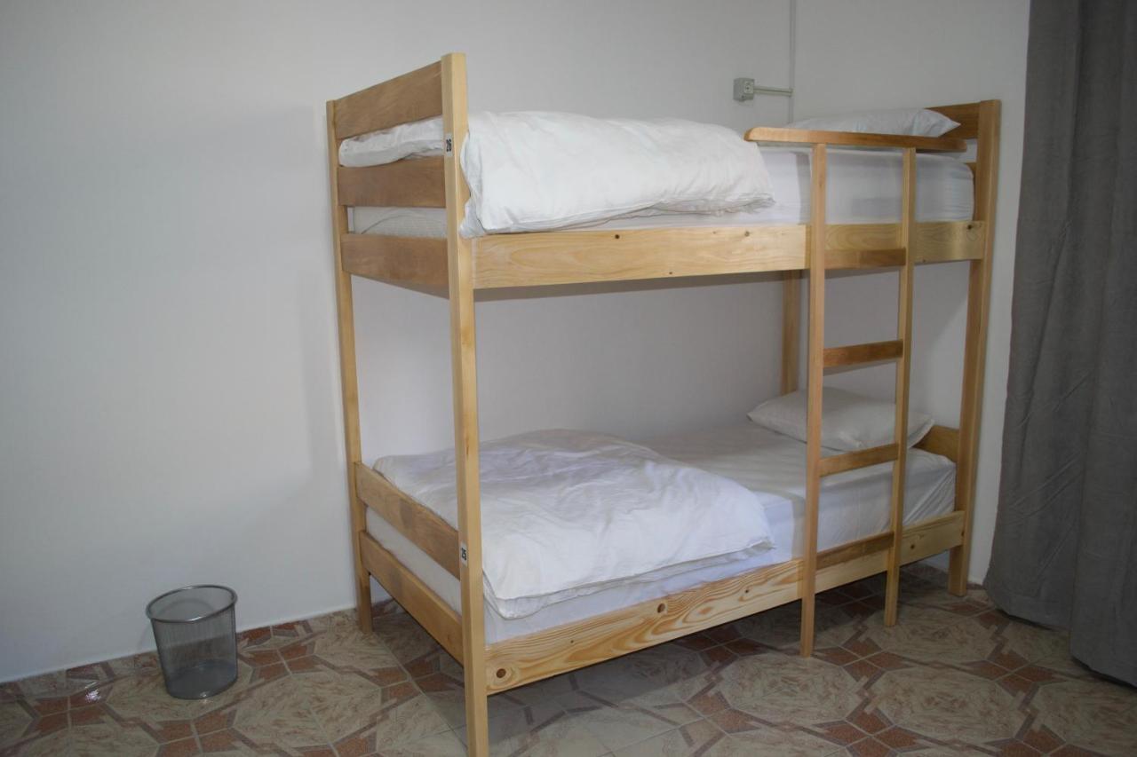 Me & You Hostel Тирана Екстер'єр фото
